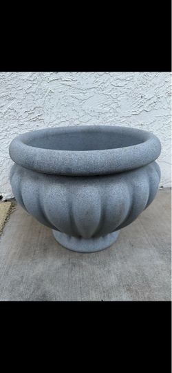 Huge Light Pot With Drainage ( 21” H x 22” Diameter)