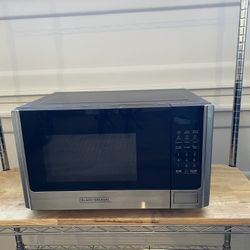BLACK+DECKER Digital Microwave – 0.9 Cu Ft 900W