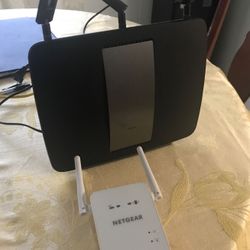 Linksys EA9200 WiFi router and Netgear wifi extender