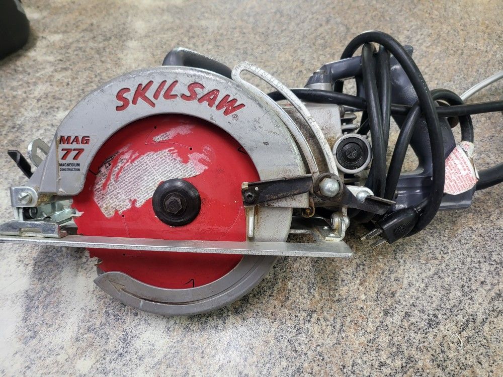 Skilsaw HD77M 77mag worndrive saw