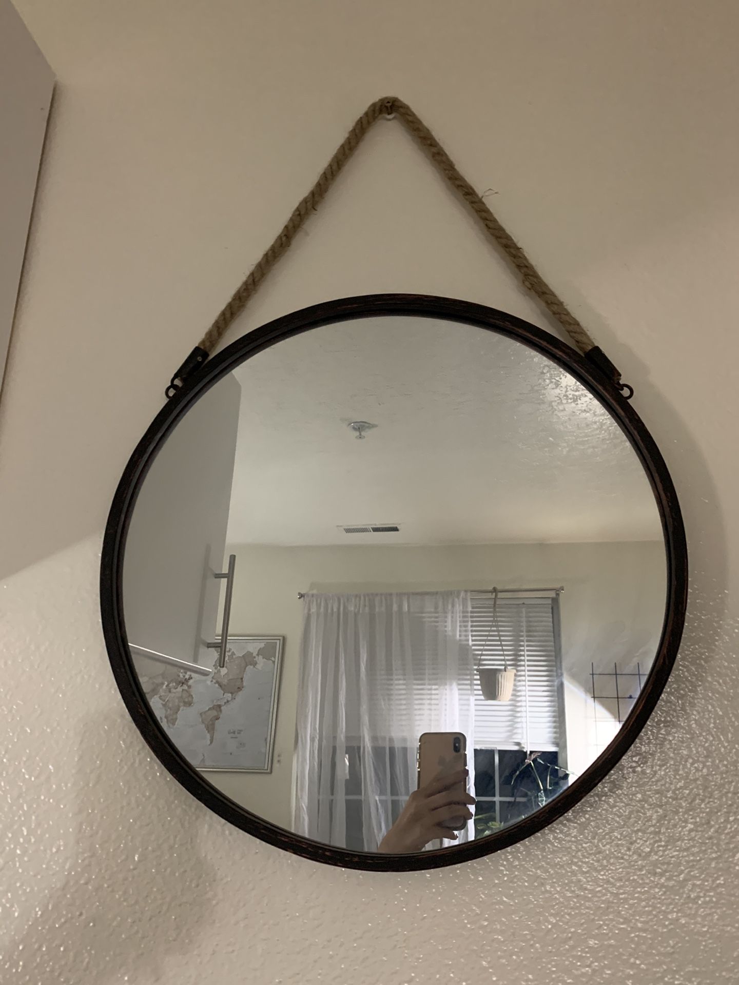 Mirror on rope