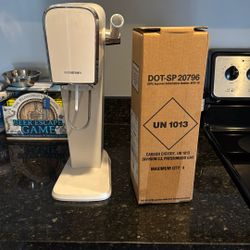Sodastream Plus Two Cartridges 