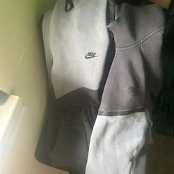 Nike Tech Large