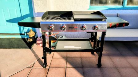 Royal Gourmet 4-Burner 48,000 BTU Portable Flat Top Gas Grill and Griddle Combo Grill in Black.