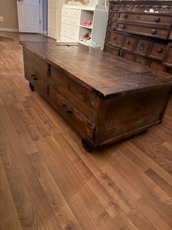 Ashely table