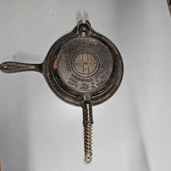 Griswold Cast Iron #8 Waffle Iron w/ Base USA Made 
