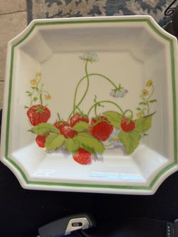 Vintage Haviland Strawberry Hill Fine China Octagonal Serving Bowl 1974 Strawberry Pattern