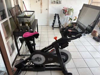 NordicTrack Commercial S22i Studio Cycle
