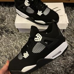 White Thunder 4s Size 10 Men’s Sneakers