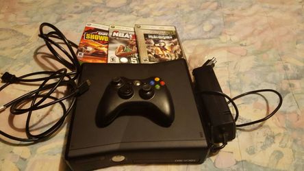 Xbox 360 por 1800 con 3 juegos y un control