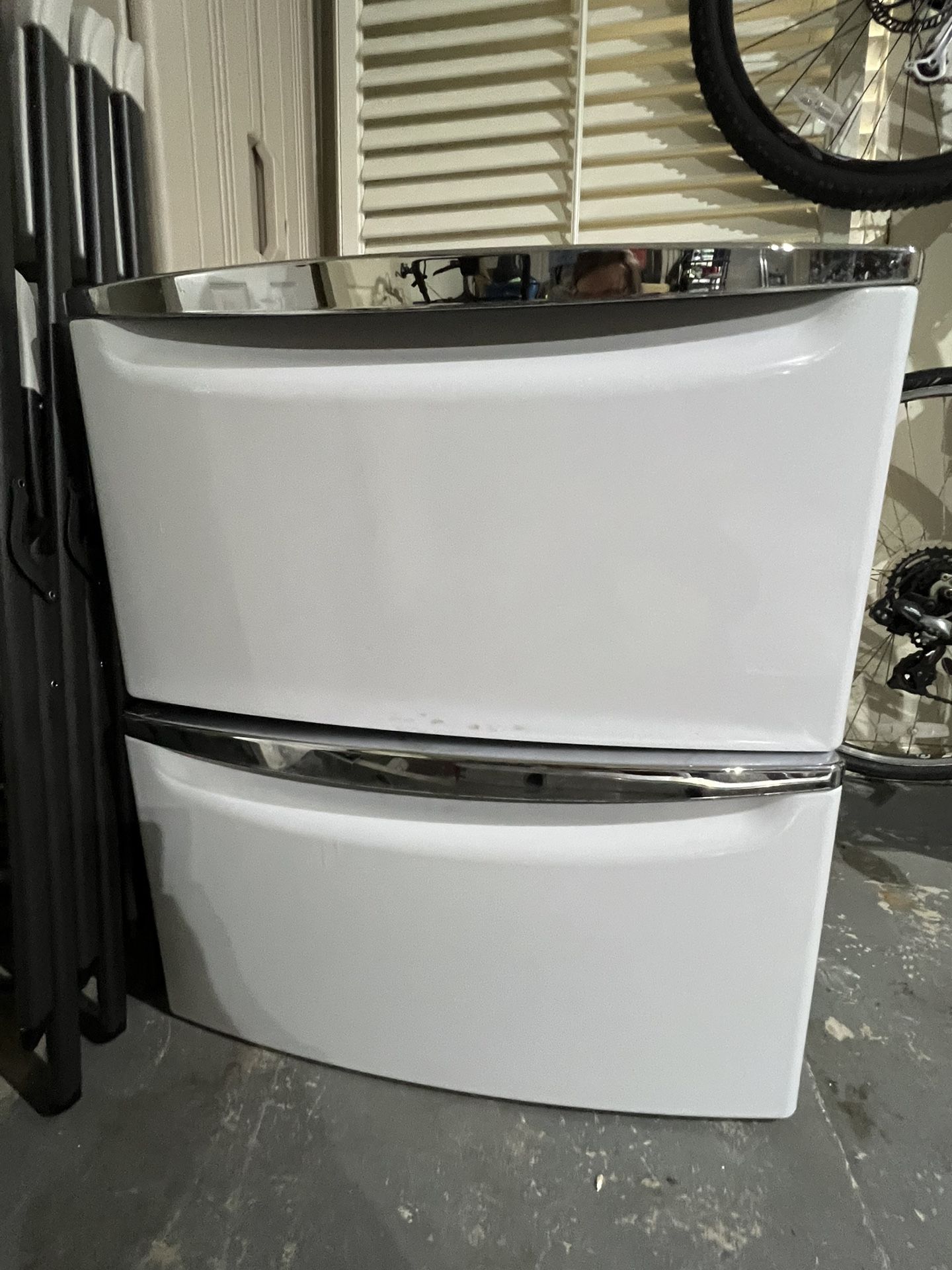Whirlpool Duet Stream Pedestals (2)