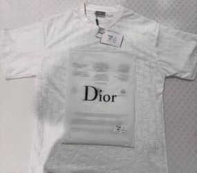Dior shirt small but fits, a mediumAZ