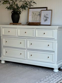 White 7 Drawer Dresser