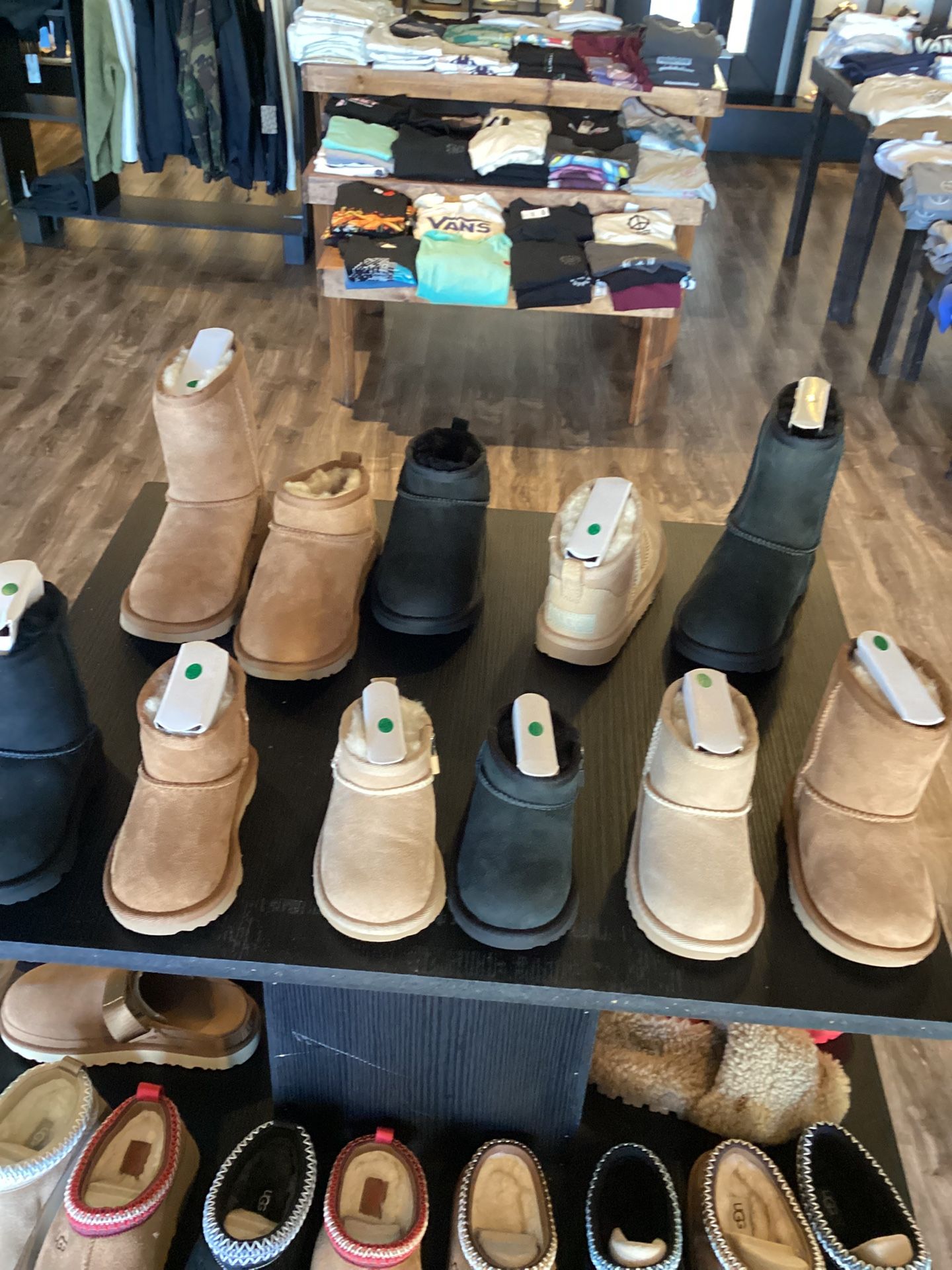 Uggs All Style All Sizes Store Closing Everything Must Go 50-70% Off