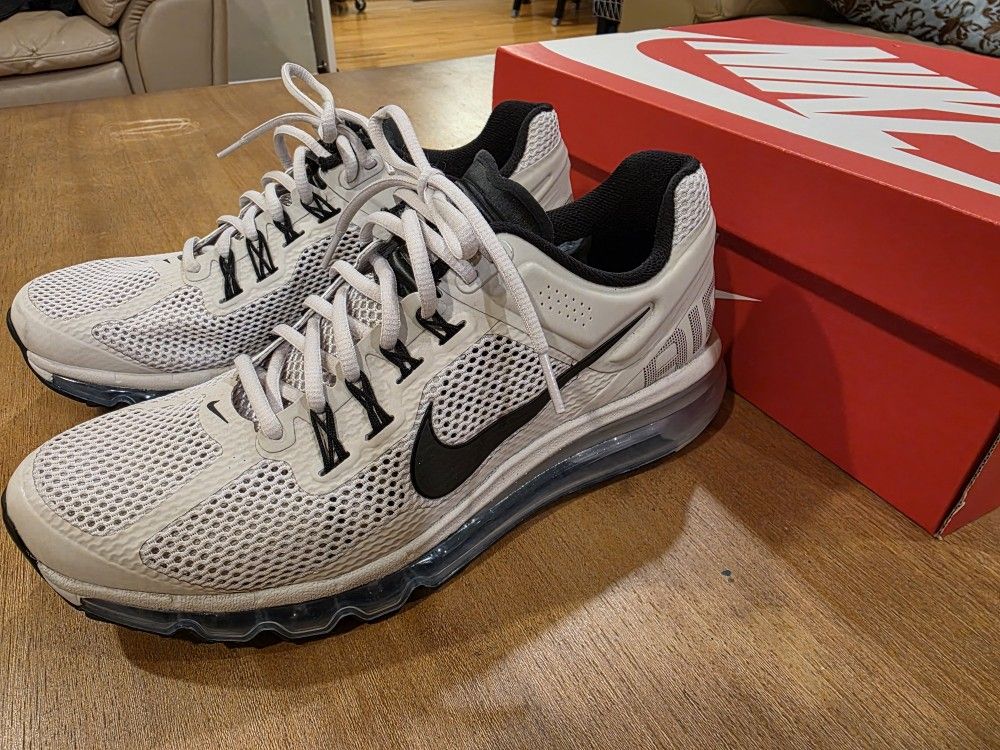 
Nike Air Max Running Shoes Size 9.5 Men Like New - $79

