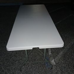 6' Folding Table
