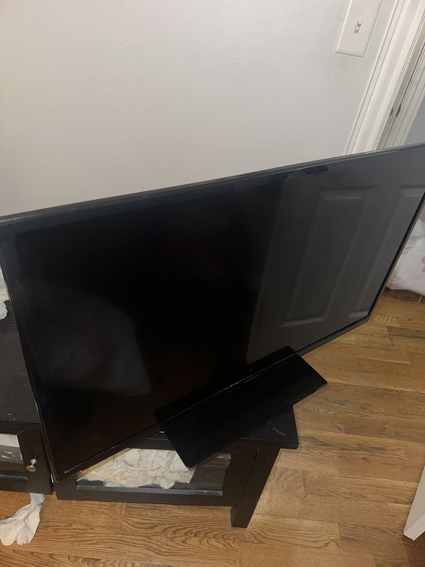 32” TV