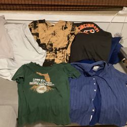 Men’s XL Tshirts And Collared Sold $2 Each 