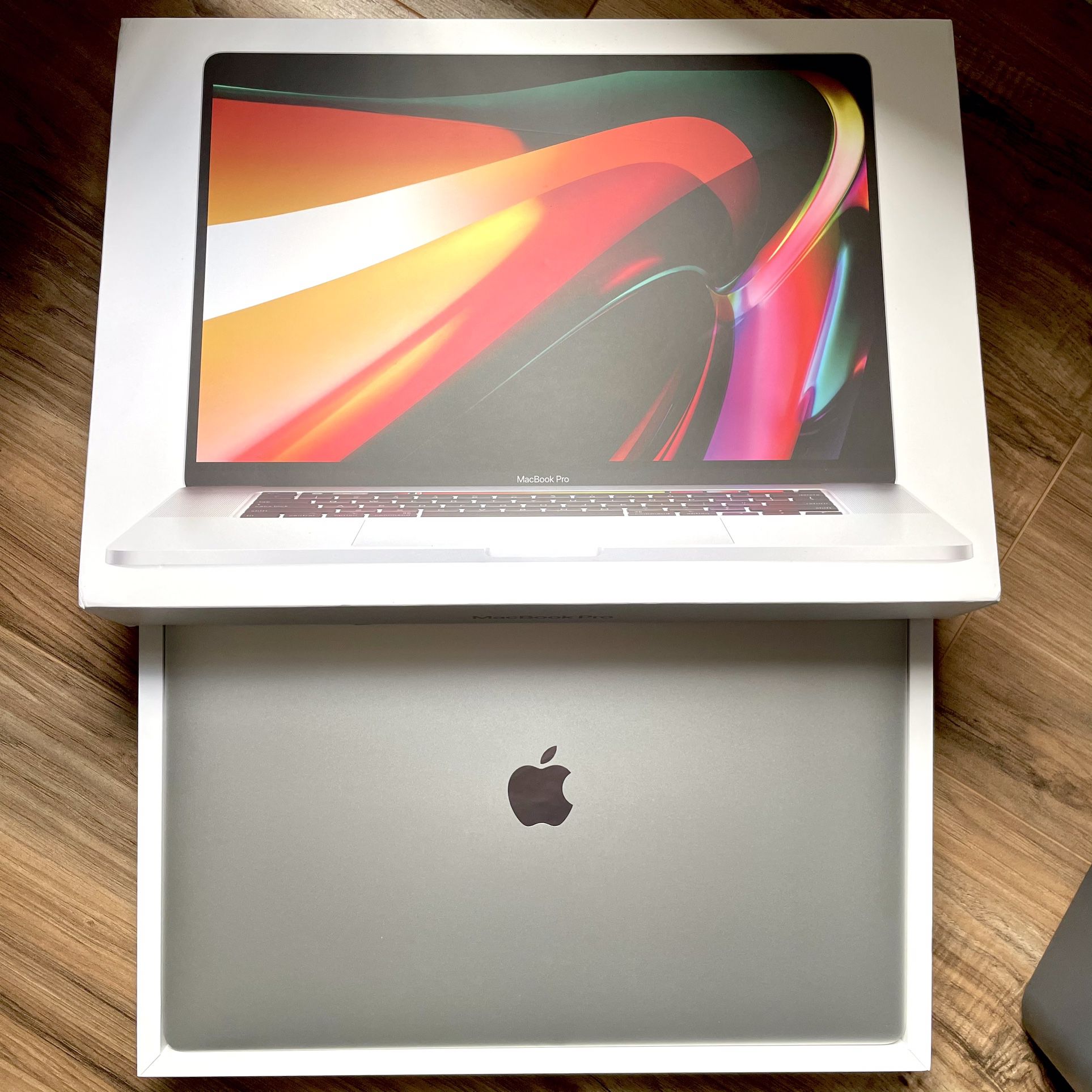 NEW 2020 16” MacBook Pro 2.6GHz 512GB 6-Core i7 Touch Bar Apple Retina Display Warranty 2021