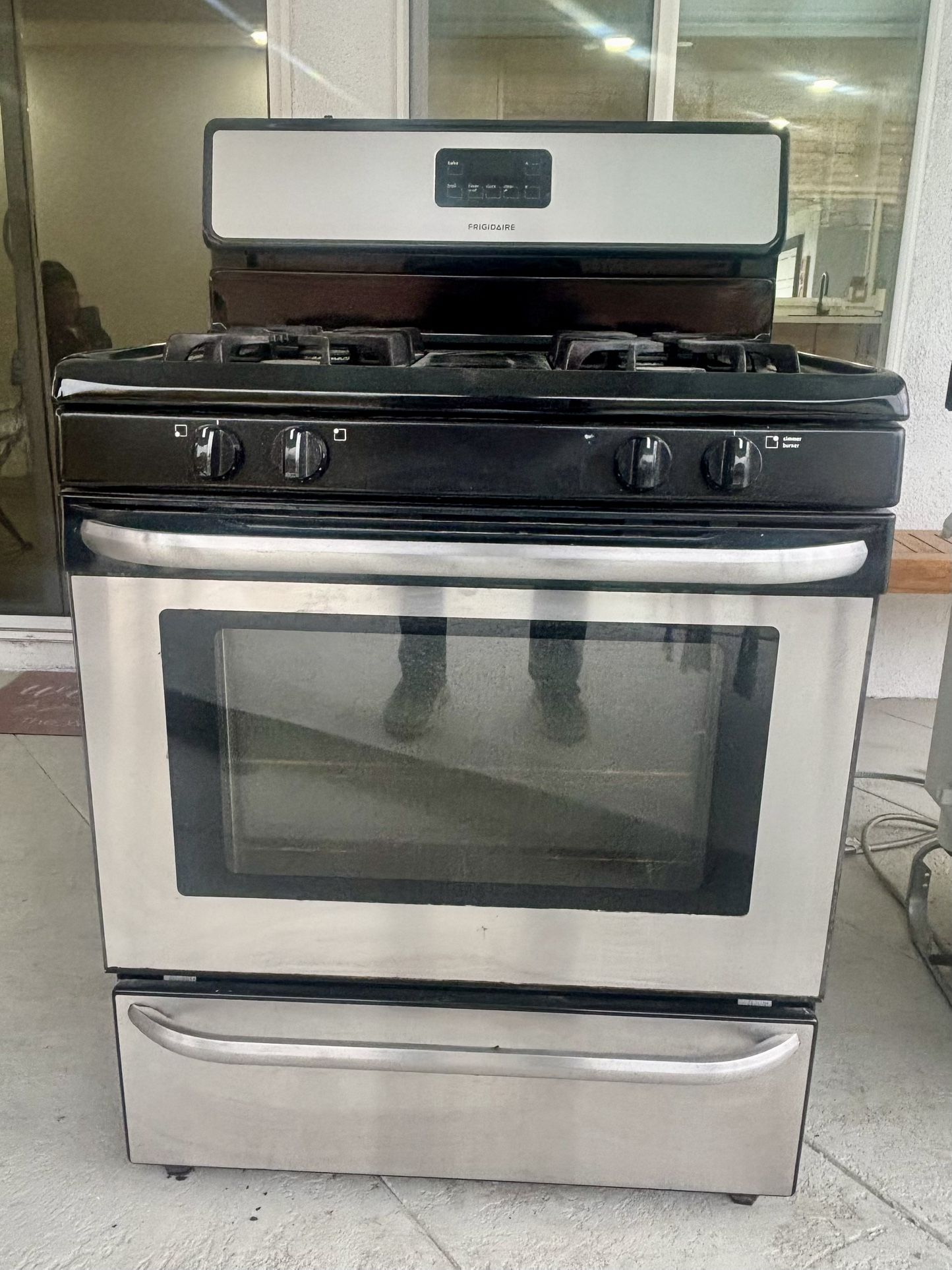 Frigidaire Gas Stove, Microwave & Dishwasher