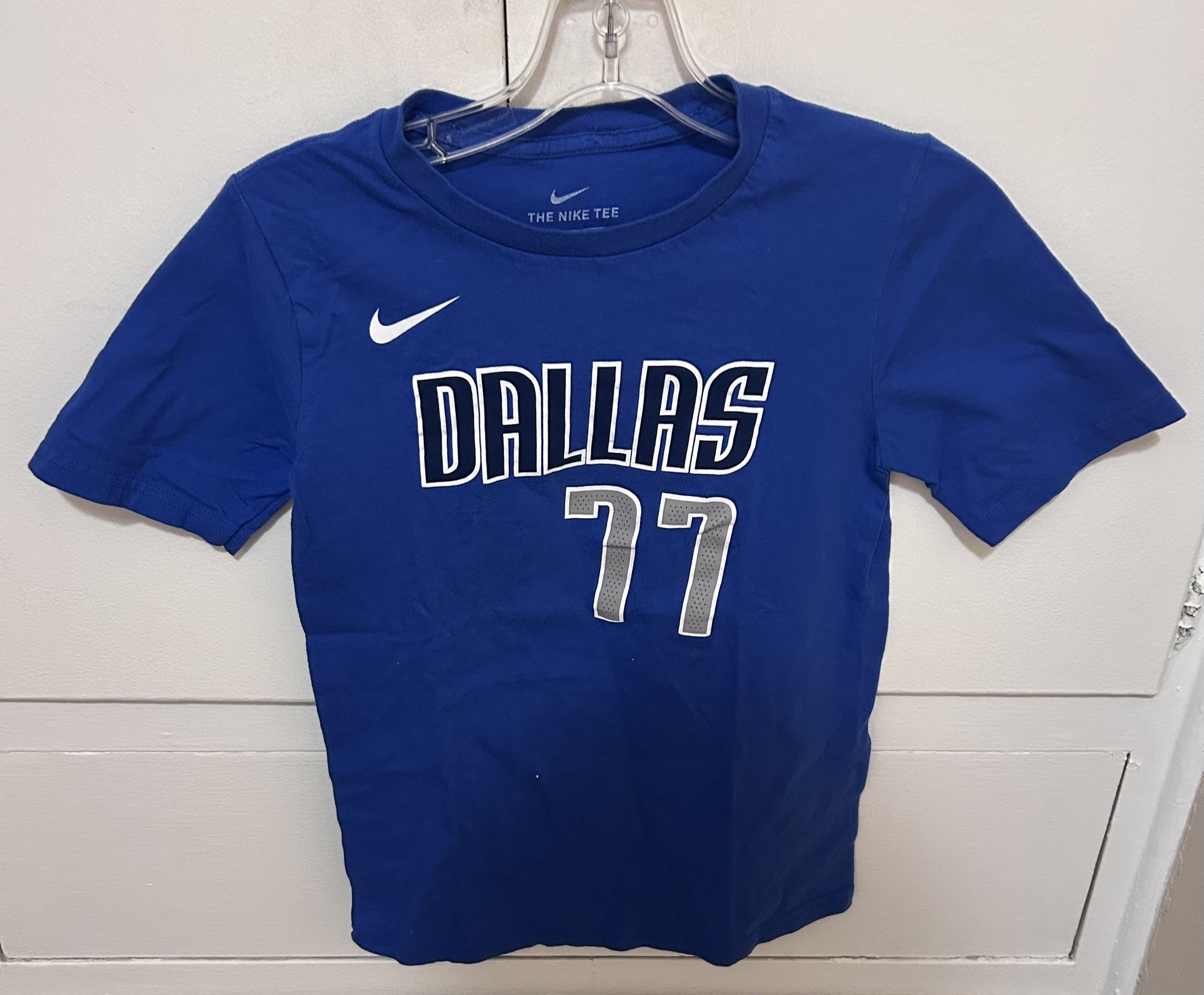 Luka Donci BOYS Size Medium 10/12 Shirt