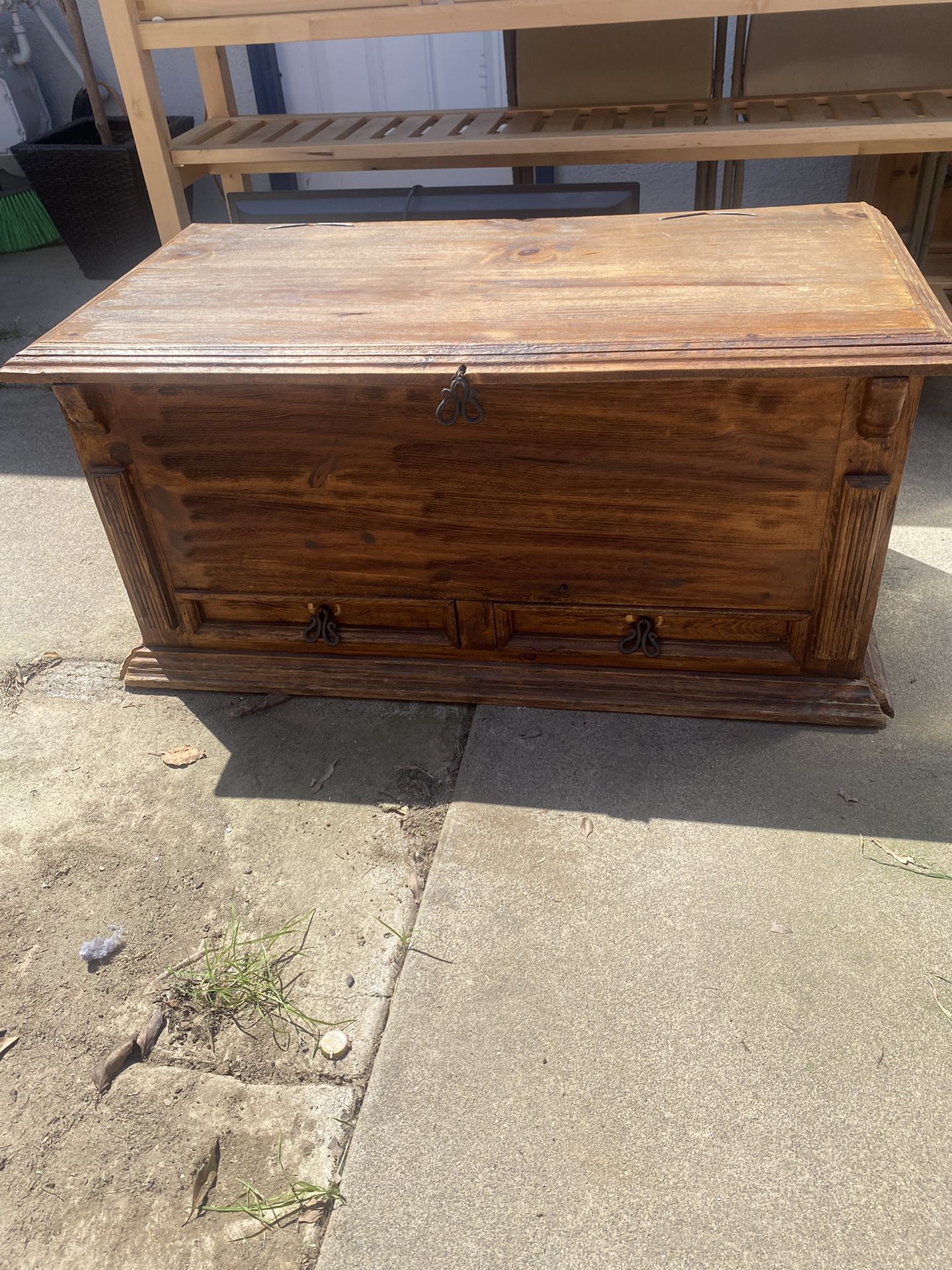 2 Drawers Rustic Trunk Or Coffee Table