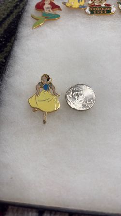 Snow White trading pin