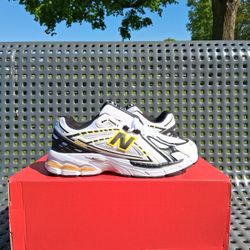 New Balance 1906 Sneakers