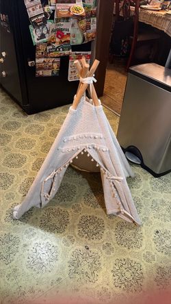 Tepee dog/Cat house