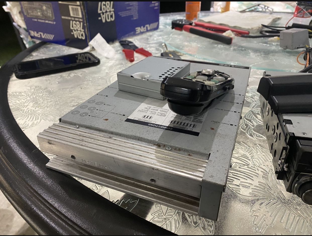 Alpine IVAd300 for Sale in Stickney, IL OfferUp