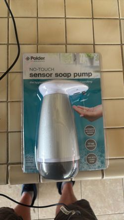 Battery operated soap dispenser no touch