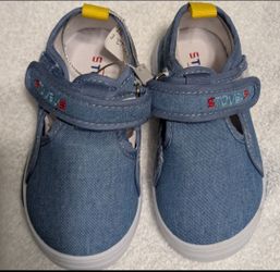 Brand new cute little baby boy shoes ( never used ).