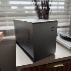 Mantiz Venus Thunderbolt eGPU Hub / Dock