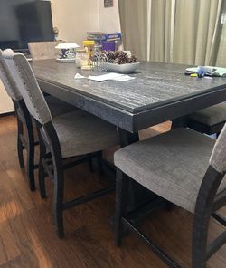 Dinner table / Set