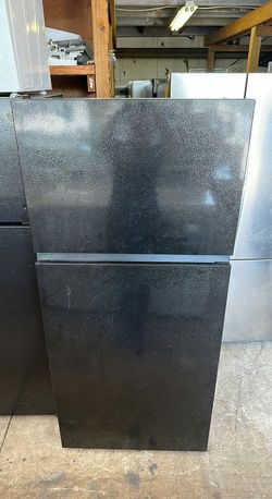 Energy Efficient Hisense Top Freezer Black Fridge