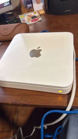 Apple AirPort Extreme Wi-Fi Router + 500GB Hard Drive – Great Condition