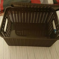 Cute small Plastic Storage Basket With Lid 