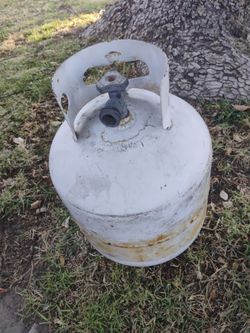 20lb propane tank ( almost full)