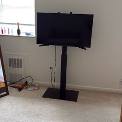 32" Samsung Smart Tv With Stand