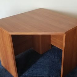 Corner Desk / Corner Table