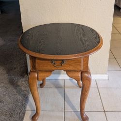 Solid Oak Cabriolet Legs Two Tone Side End Table Night Stand 