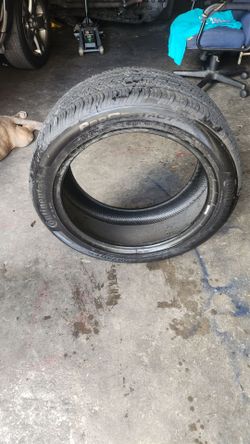 One tire 225/45 R19