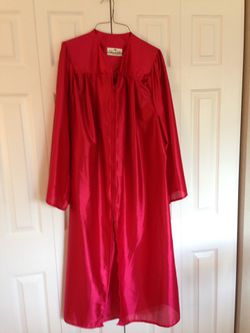 Oak Hall Graduation gown - Red 5'6"-5'8"