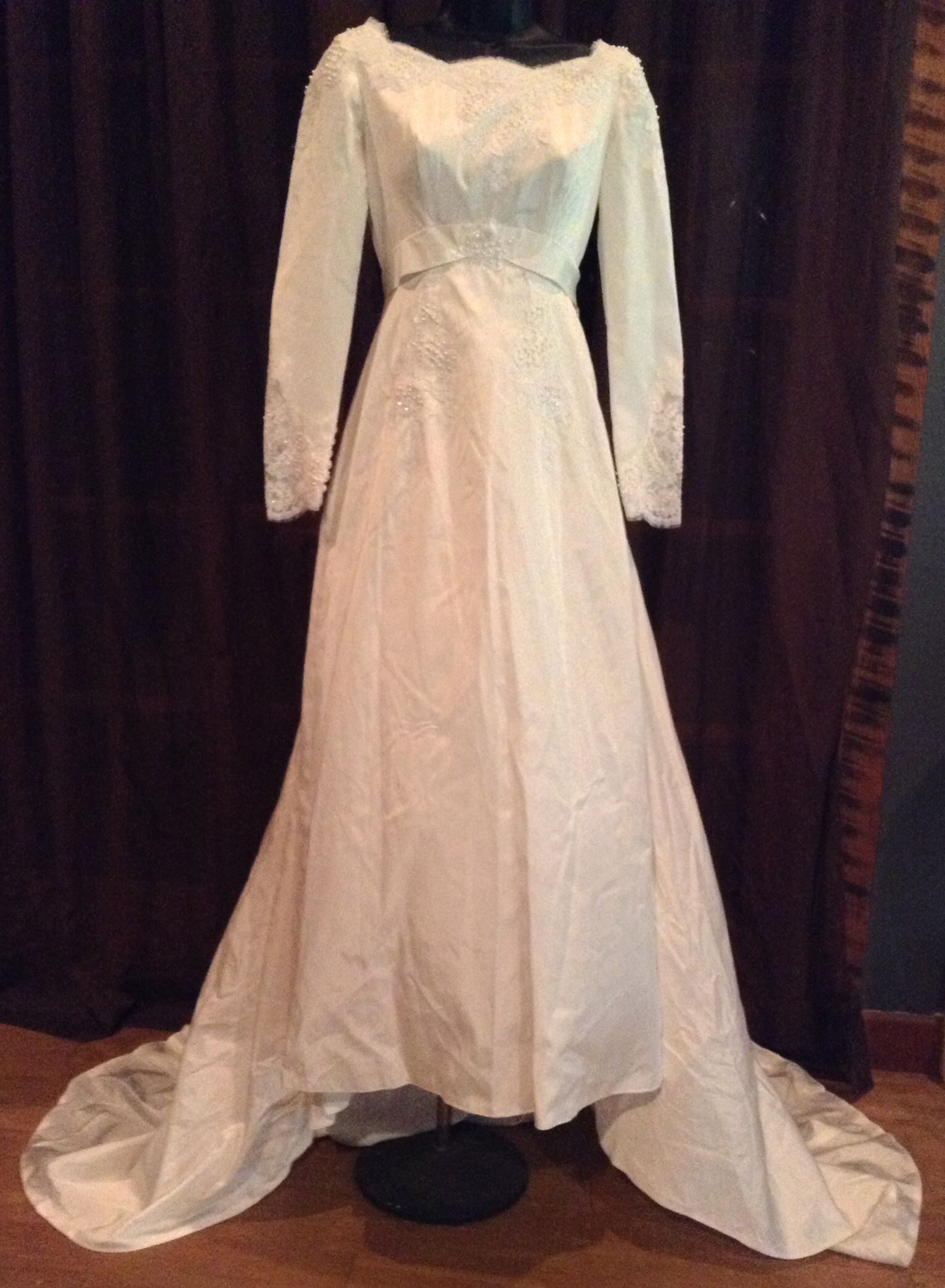 Vintage Wedding Dress/Costume Ivory A-Line Style Size 2