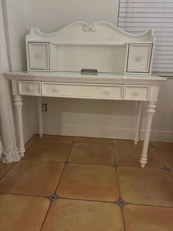 Disney Princess Desk