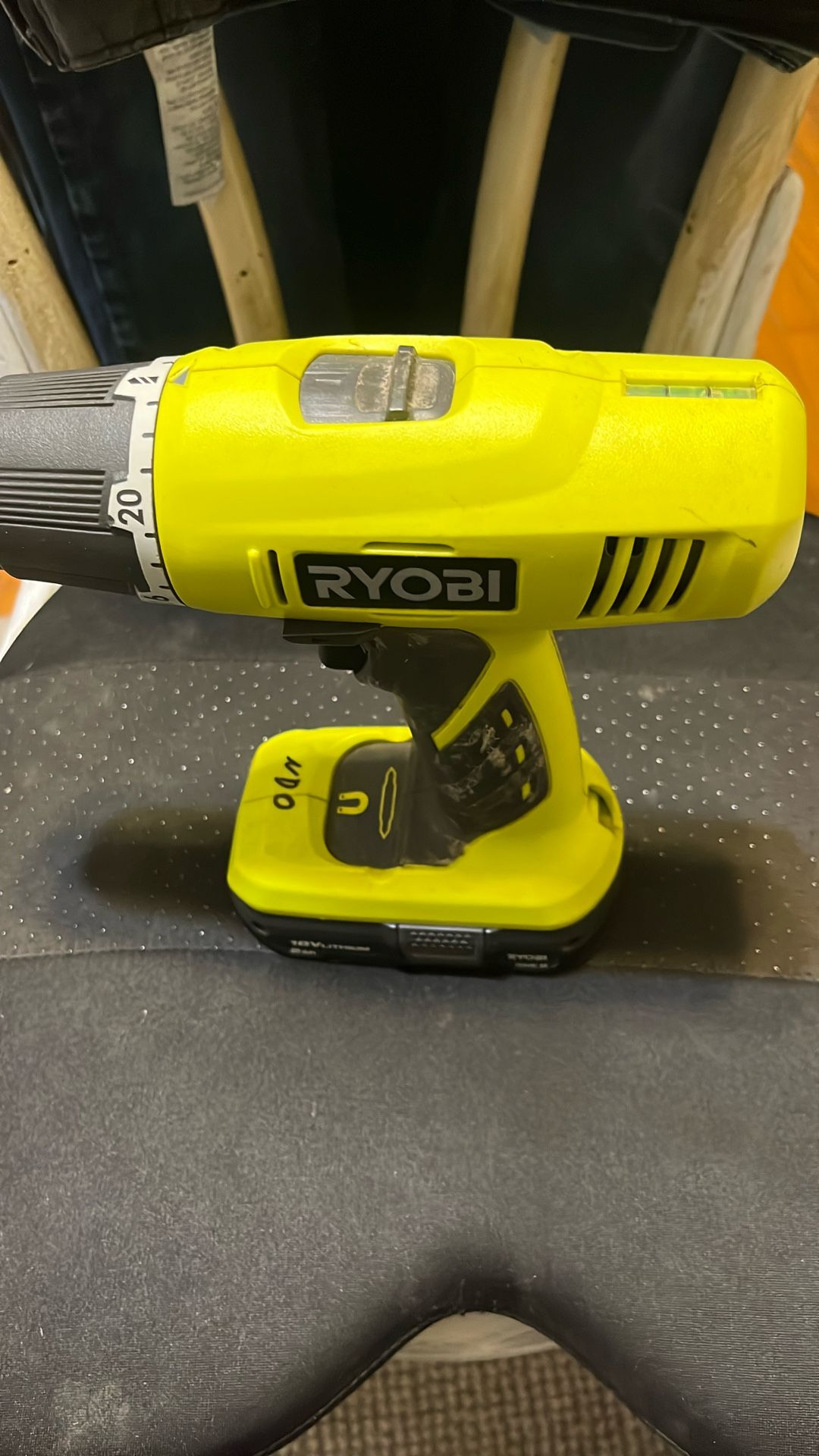 RYOBI P209 3/8 In Drill