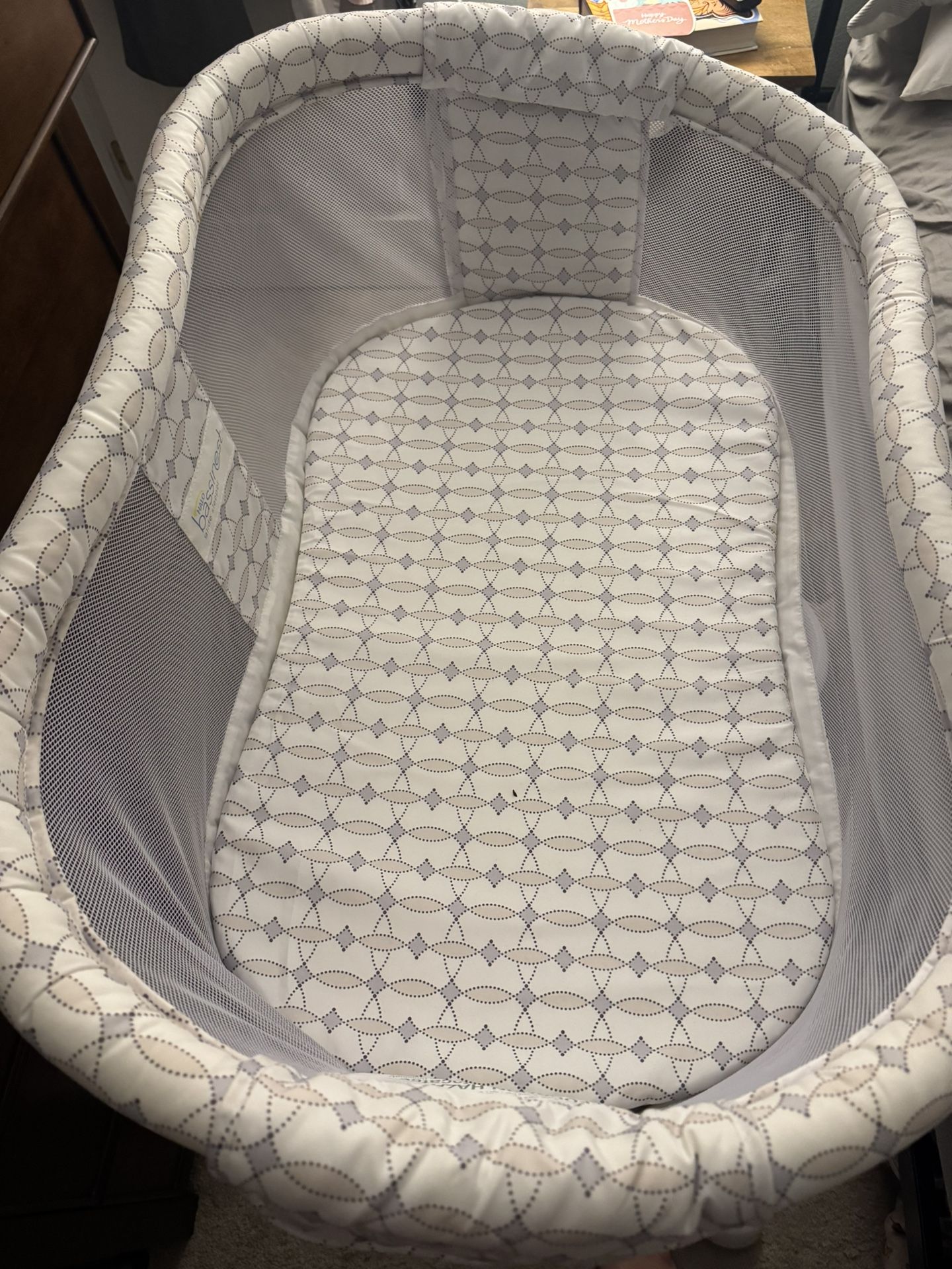 Halo glide Bassinet 