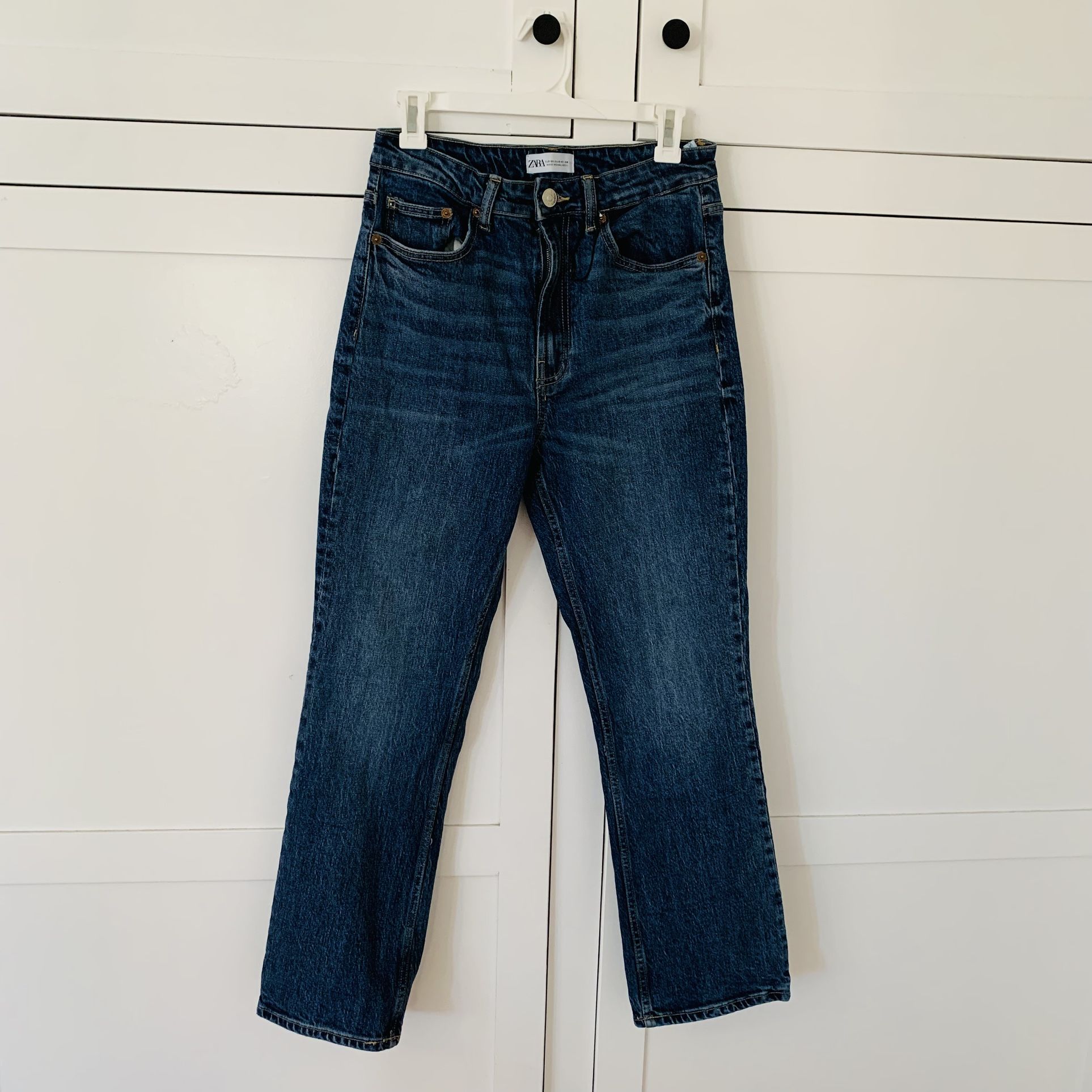 Zara High Rise Straight Jeans Size 6