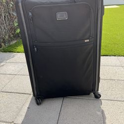 TUMI ALPHA 3 Extended Trip Expandable 4 Wheeled Packing Case 