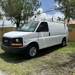 2010 GMC Savana Cargo